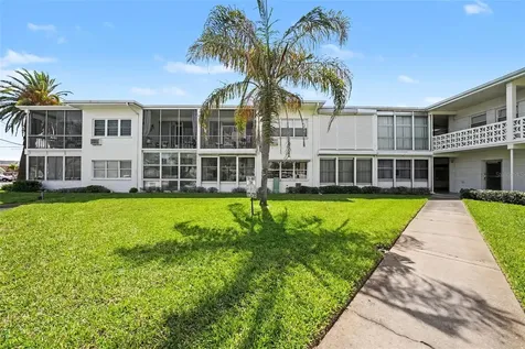 7050 Sunset Way St Pete Beach FL 33706