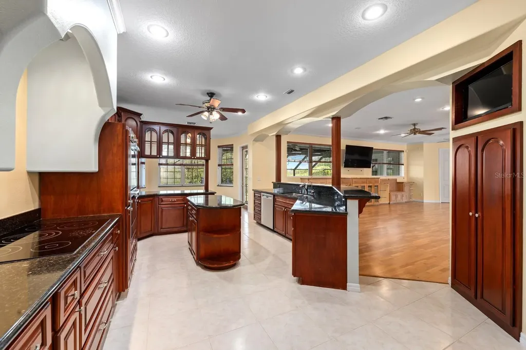 921 Point Seaside Drive Crystal Beach FL 34681