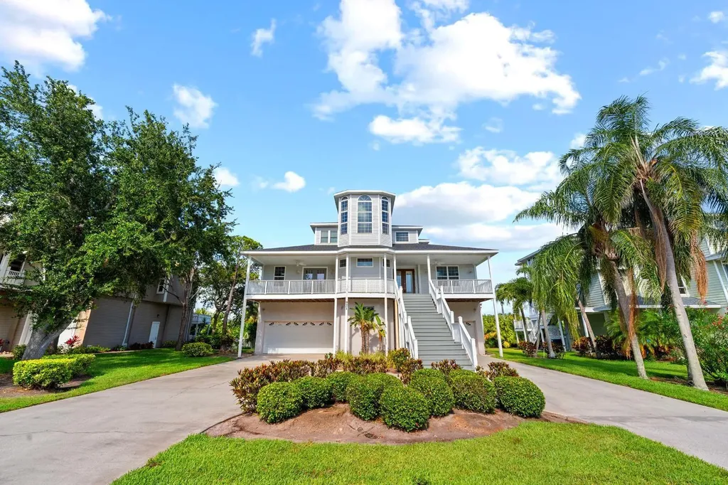 921 Point Seaside Drive Crystal Beach FL 34681