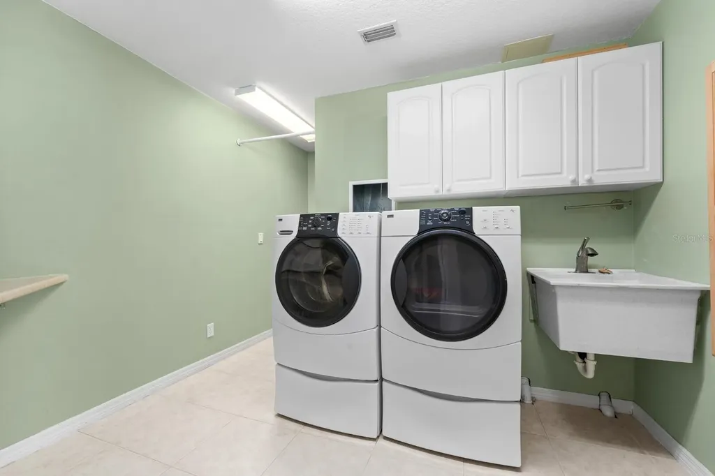 921 Point Seaside Drive Crystal Beach FL 34681