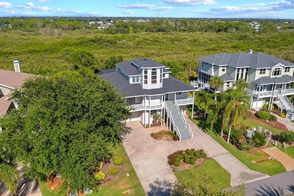 921 Point Seaside Drive Crystal Beach FL 34681