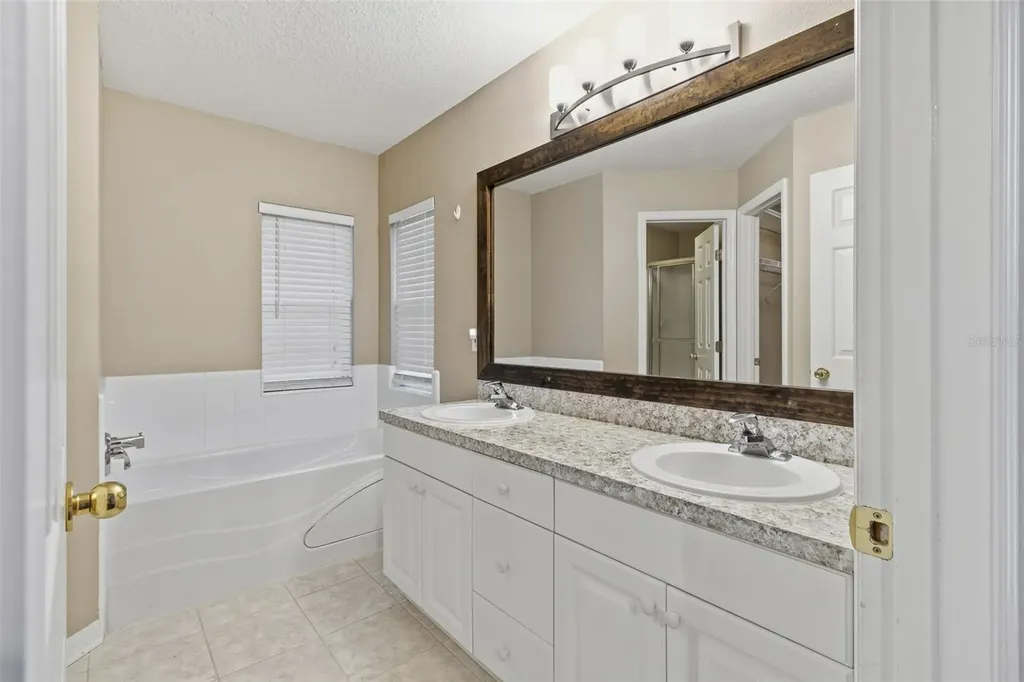 6908 SW 84th Drive Gainesville FL 32608