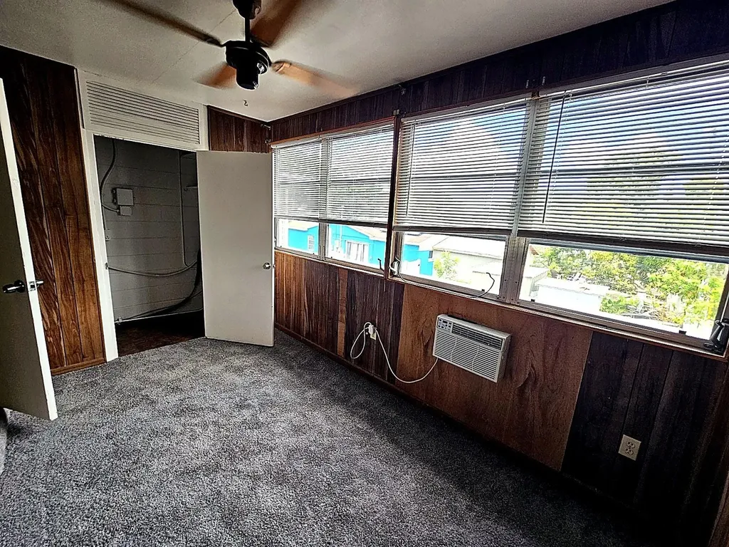 5924 5th Avenue N St Petersburg FL 33710