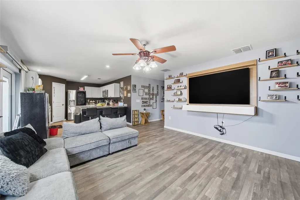 10198 Elgin Boulevard Spring Hill FL 34608