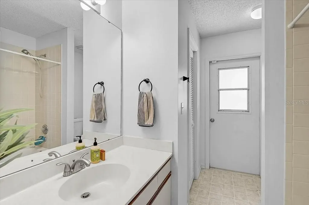 5737 Forester Lake Drive Sarasota FL 34243
