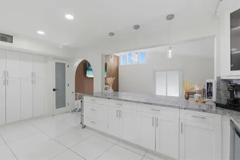 6611 N Hale Avenue Tampa FL 33614