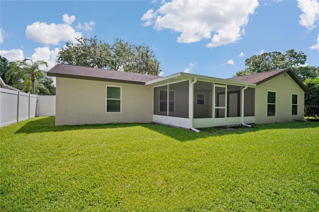 706 Sweetbriar Drive Oldsmar FL 34677