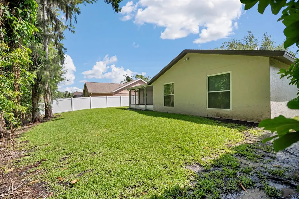 706 Sweetbriar Drive Oldsmar FL 34677
