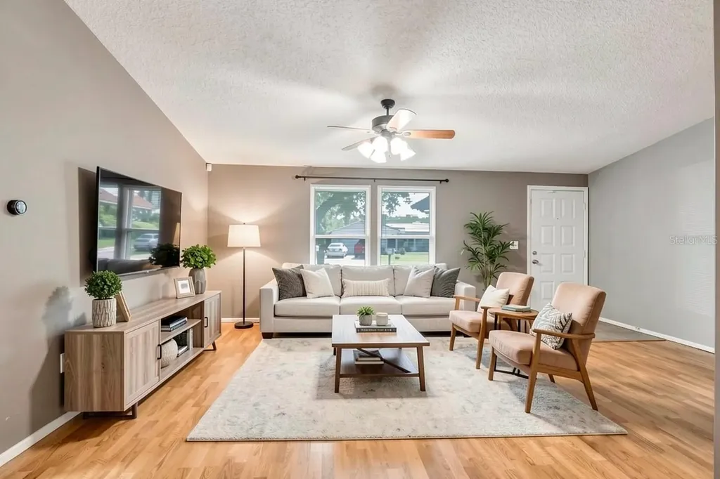 706 Sweetbriar Drive Oldsmar FL 34677
