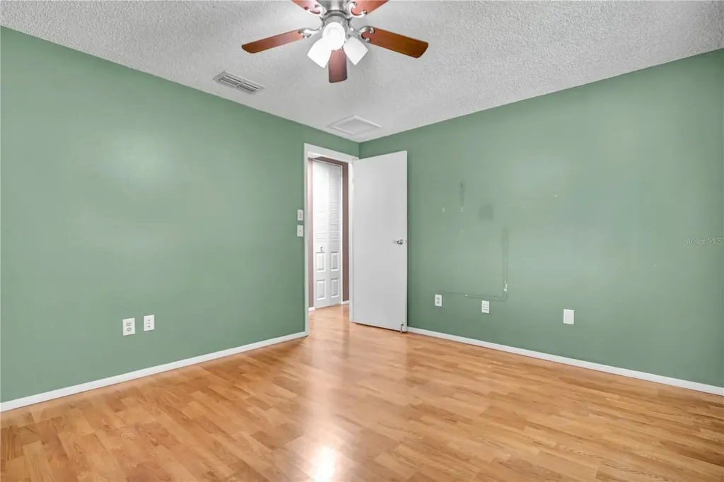 706 Sweetbriar Drive Oldsmar FL 34677