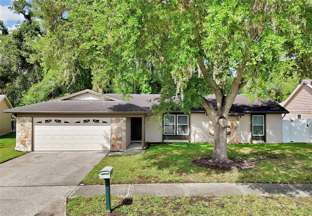 706 Sweetbriar Drive Oldsmar FL 34677