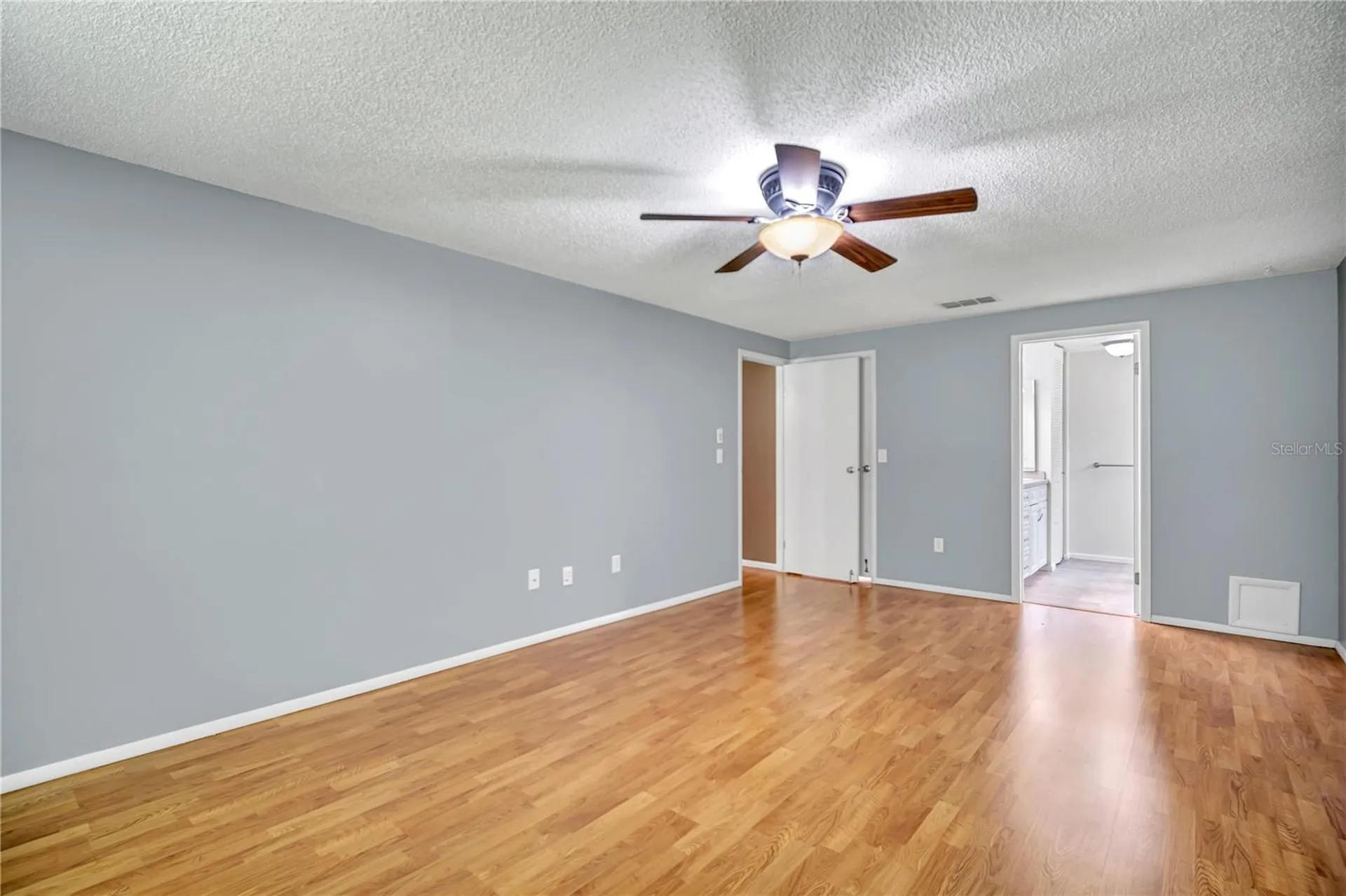 706 Sweetbriar Drive Oldsmar FL 34677