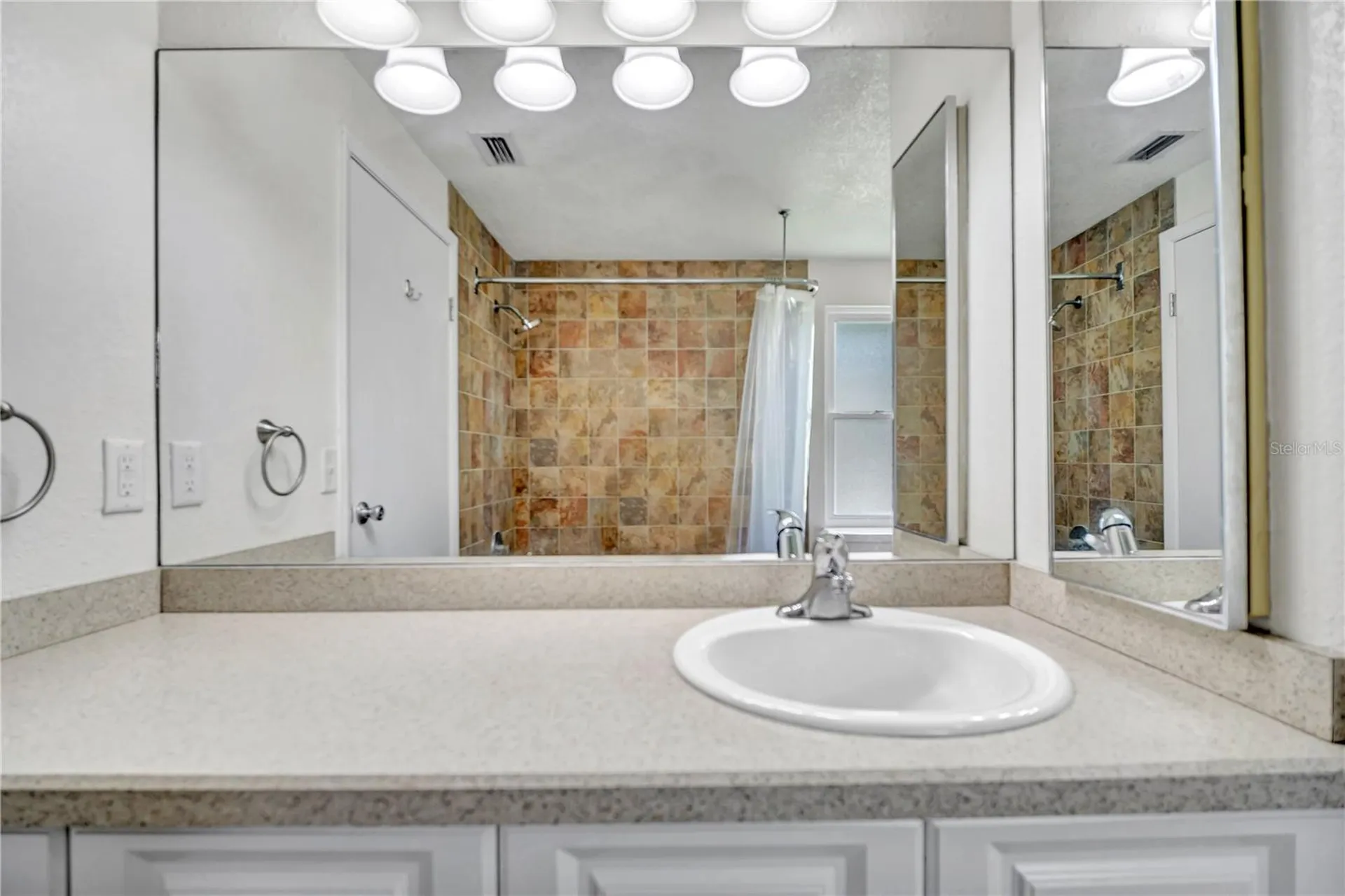 706 Sweetbriar Drive Oldsmar FL 34677