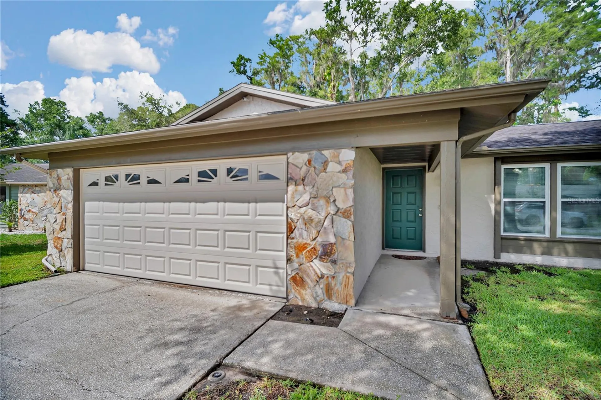 706 Sweetbriar Drive Oldsmar FL 34677