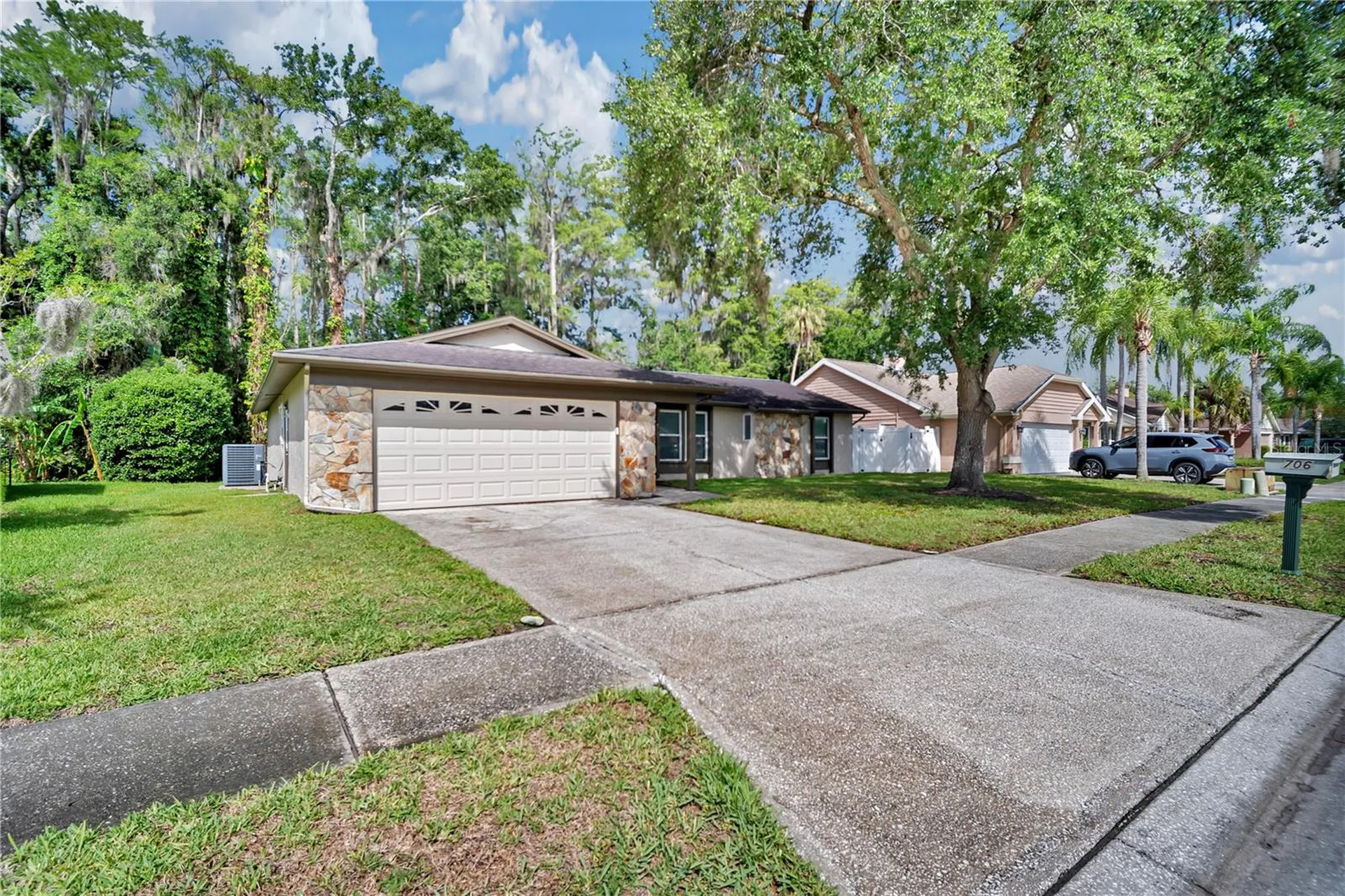 706 Sweetbriar Drive Oldsmar FL 34677