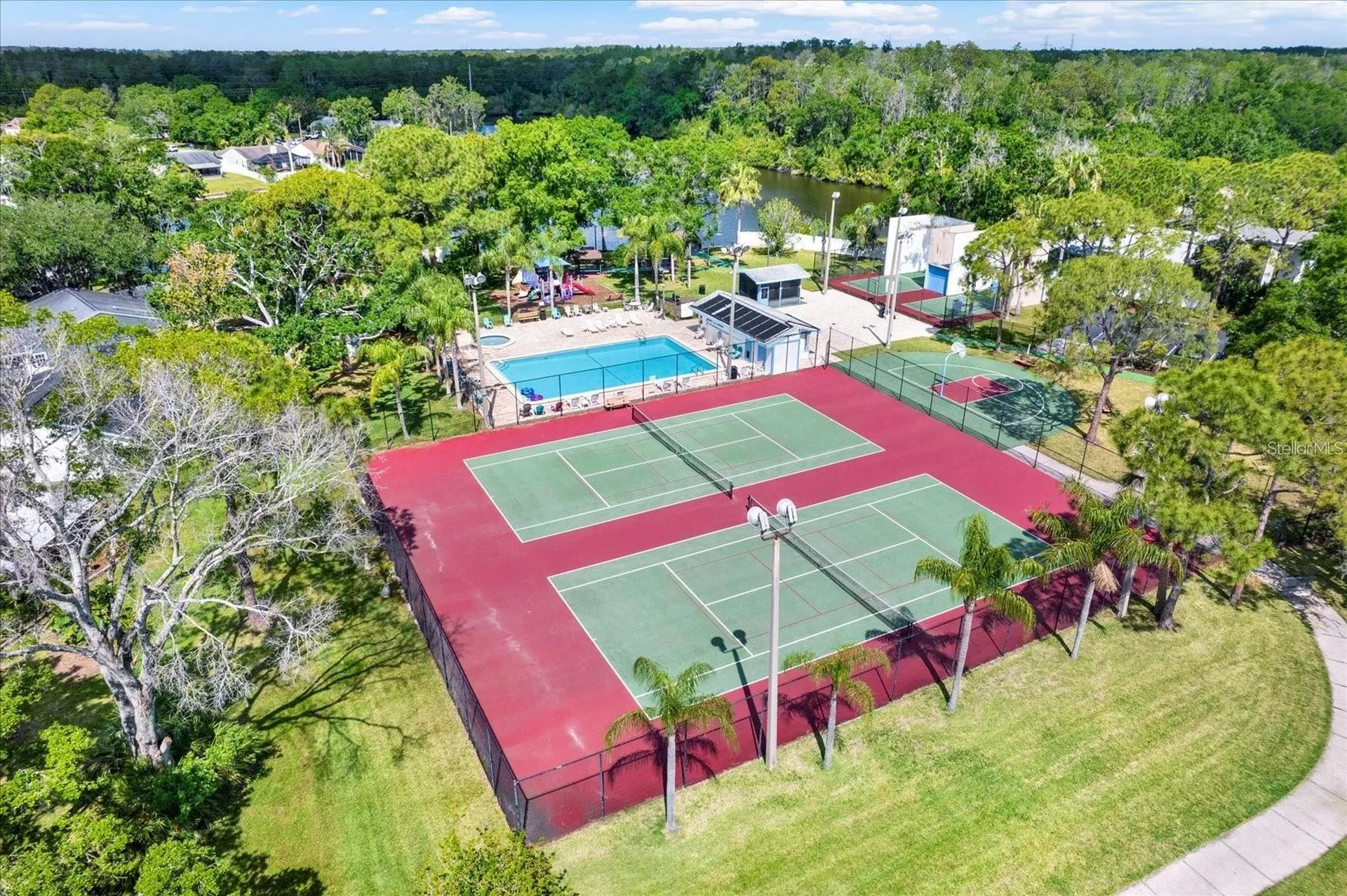706 Sweetbriar Drive Oldsmar FL 34677