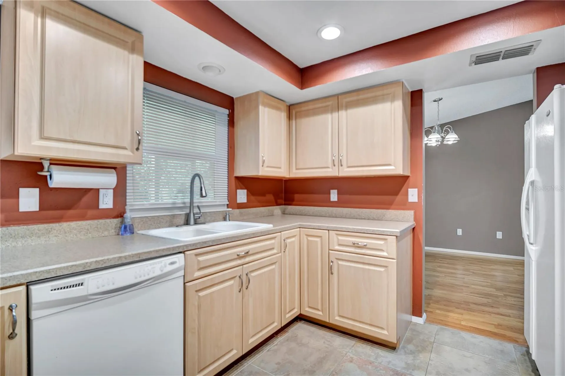 706 Sweetbriar Drive Oldsmar FL 34677