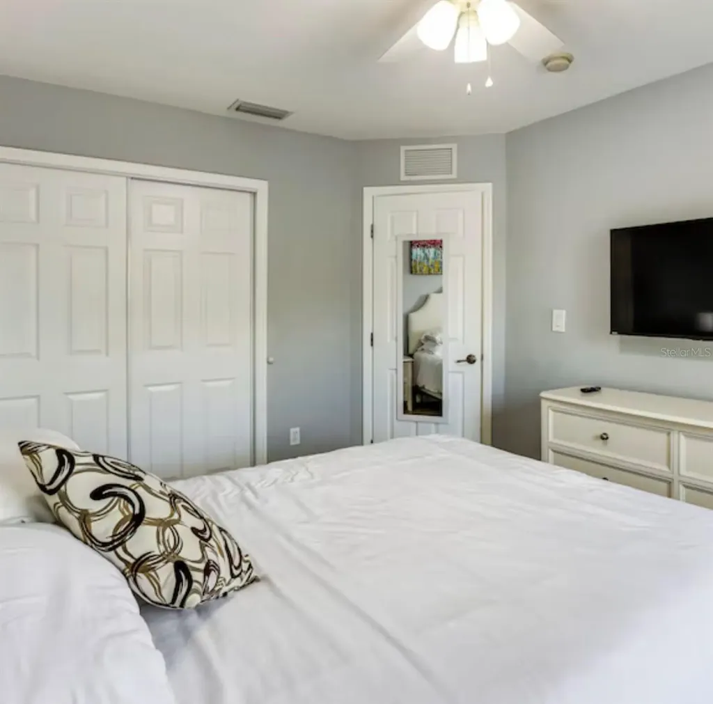 2704 Club Cortile Circle Kissimmee FL 34746