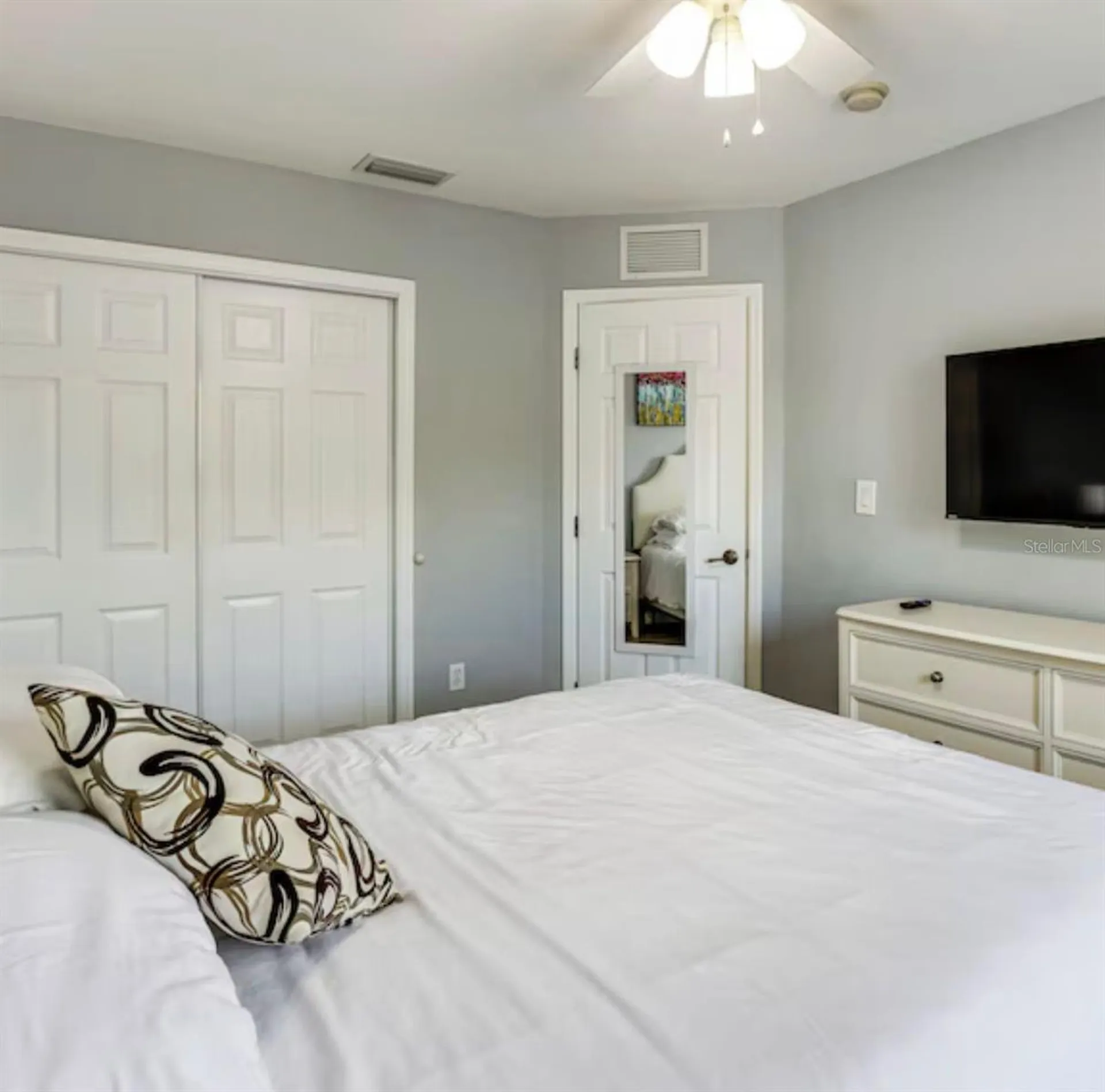 2704 Club Cortile Circle Kissimmee FL 34746