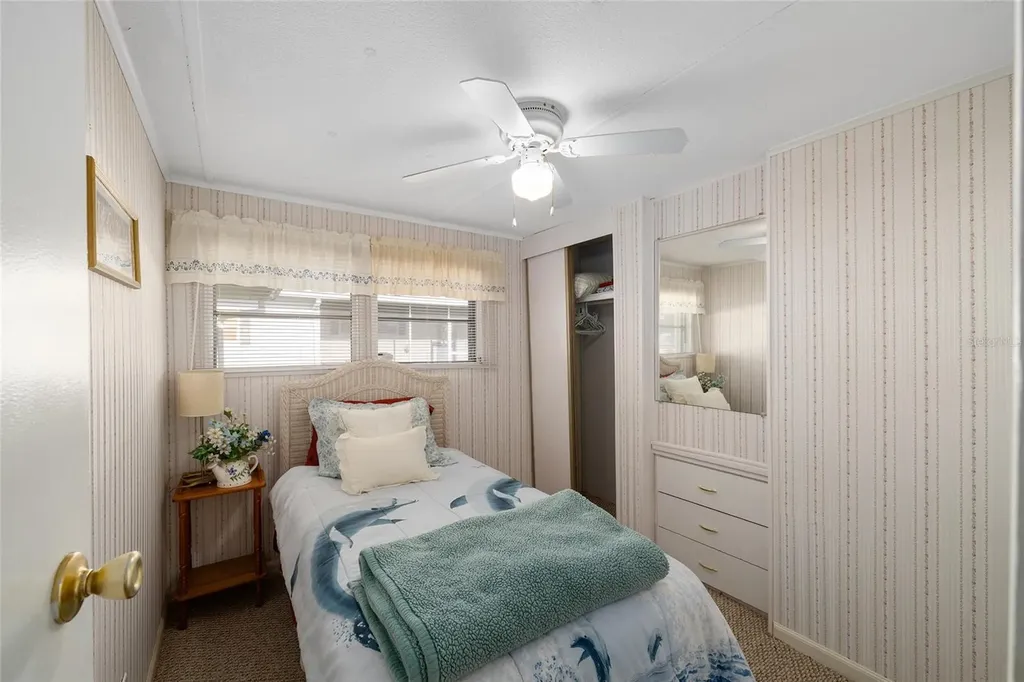 1027 Vermont Avenue Lady Lake FL 32159