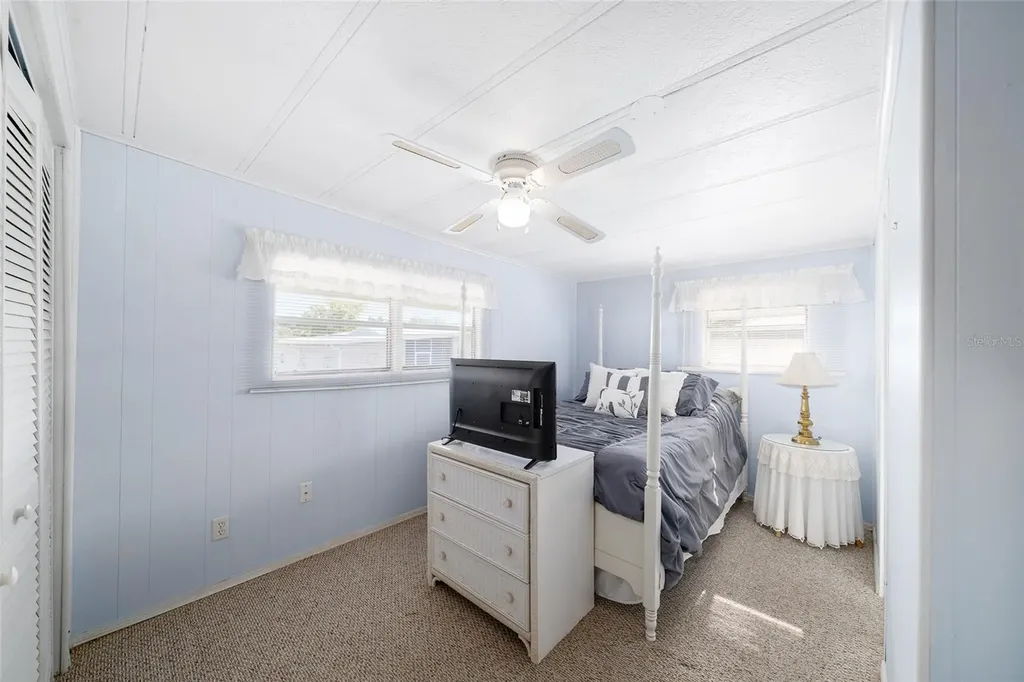 1027 Vermont Avenue Lady Lake FL 32159