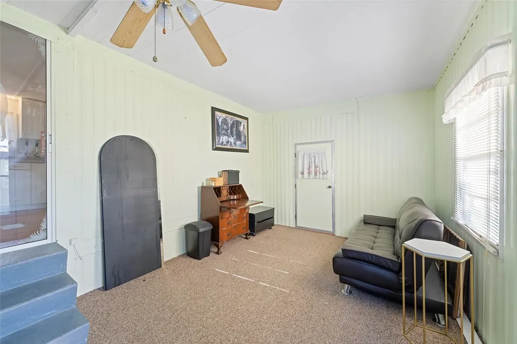 1027 Vermont Avenue Lady Lake FL 32159