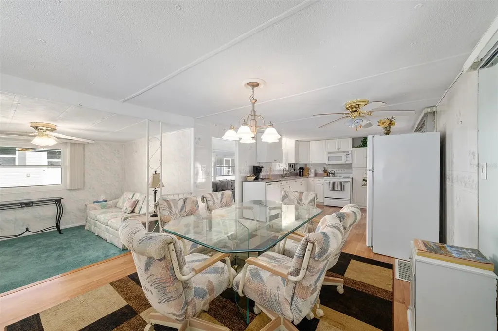1027 Vermont Avenue Lady Lake FL 32159