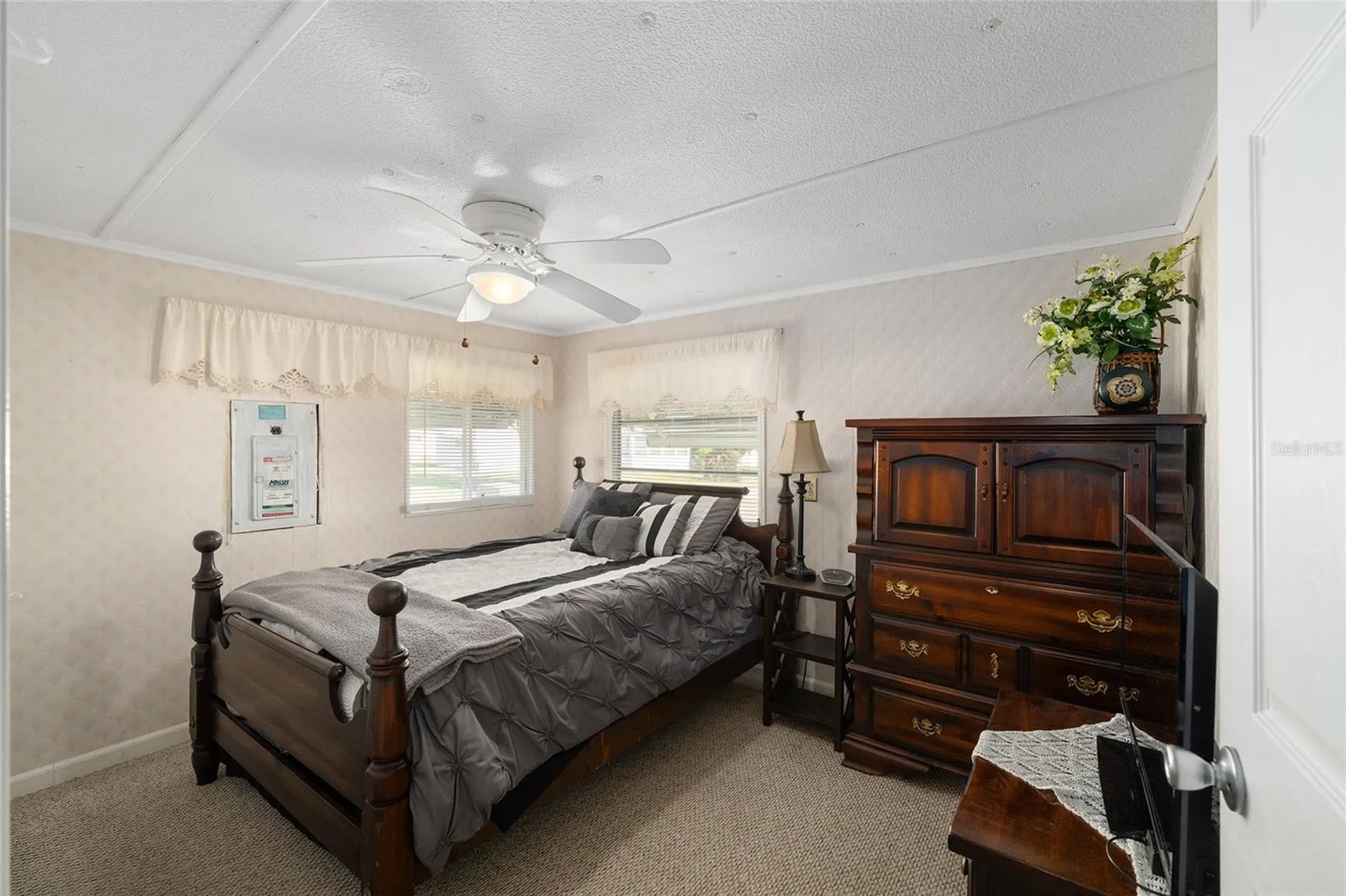1027 Vermont Avenue Lady Lake FL 32159