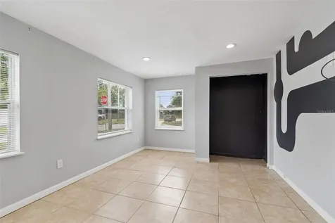 2927 Banza Street Tampa FL 33605