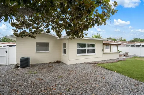 2037 67th Avenue S St Petersburg FL 33712