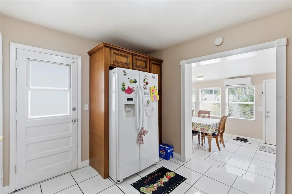 4914 Holiday Drive Tampa FL 33615