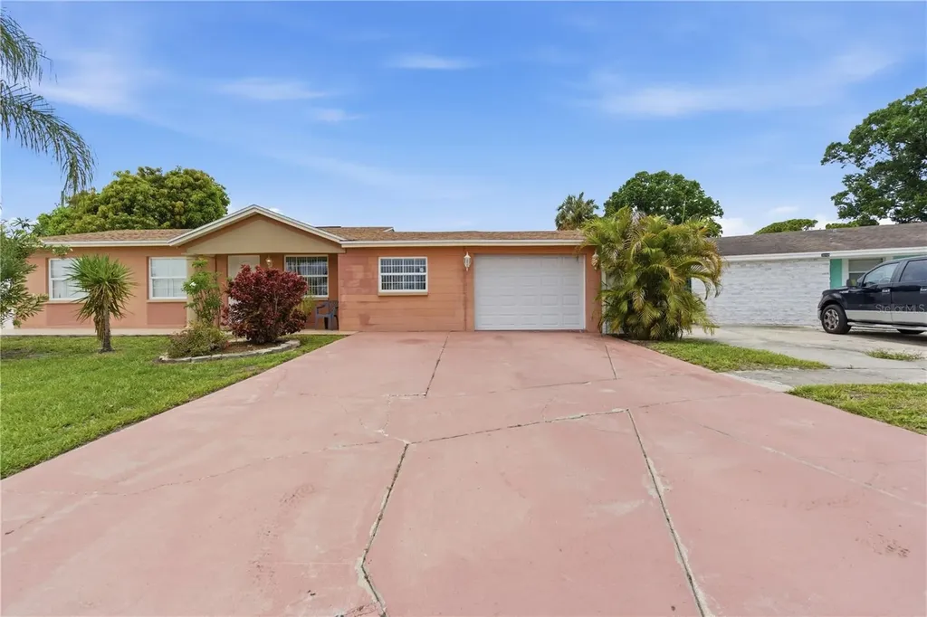4914 Holiday Drive Tampa FL 33615