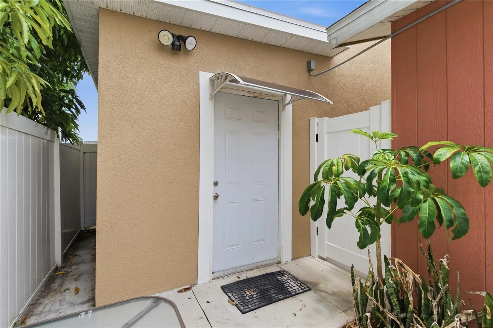 4914 Holiday Drive Tampa FL 33615