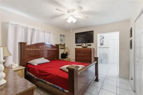 4914 Holiday Drive Tampa FL 33615