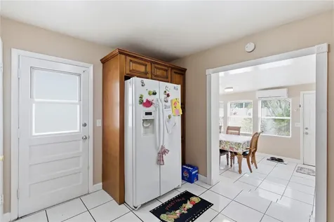 4914 Holiday Drive Tampa FL 33615