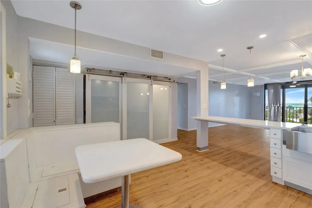 1581 Gulf Boulevard Clearwater Beach FL 33767