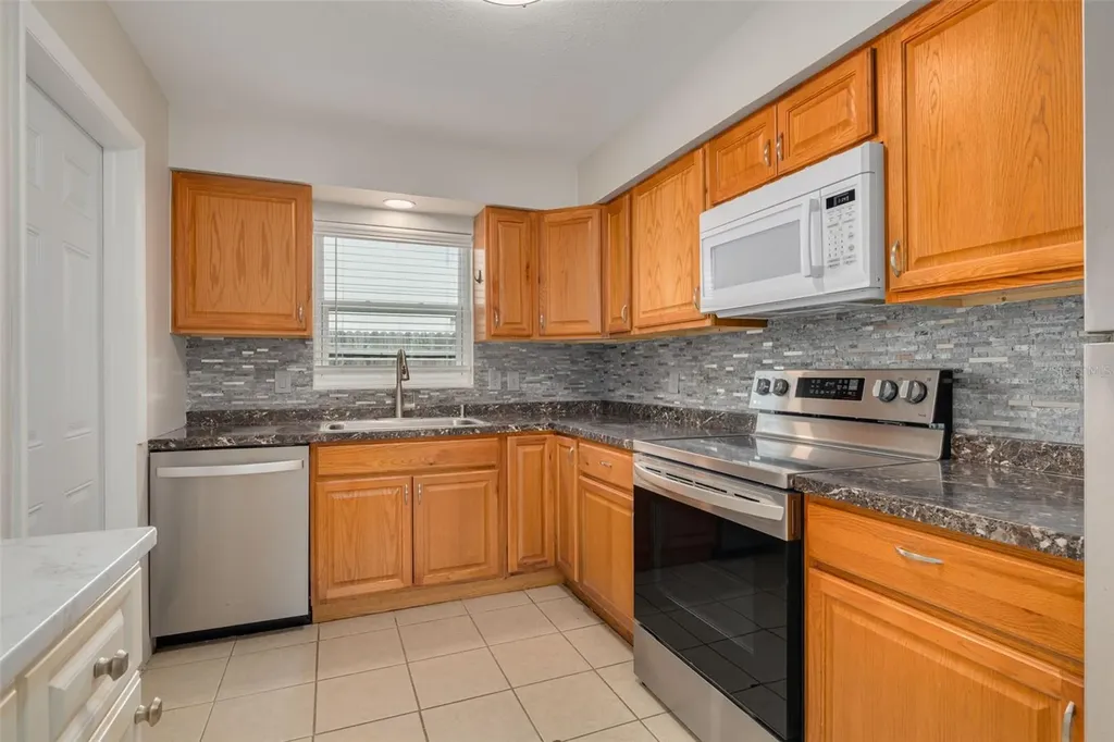 5621 16th Avenue N St Petersburg FL 33710