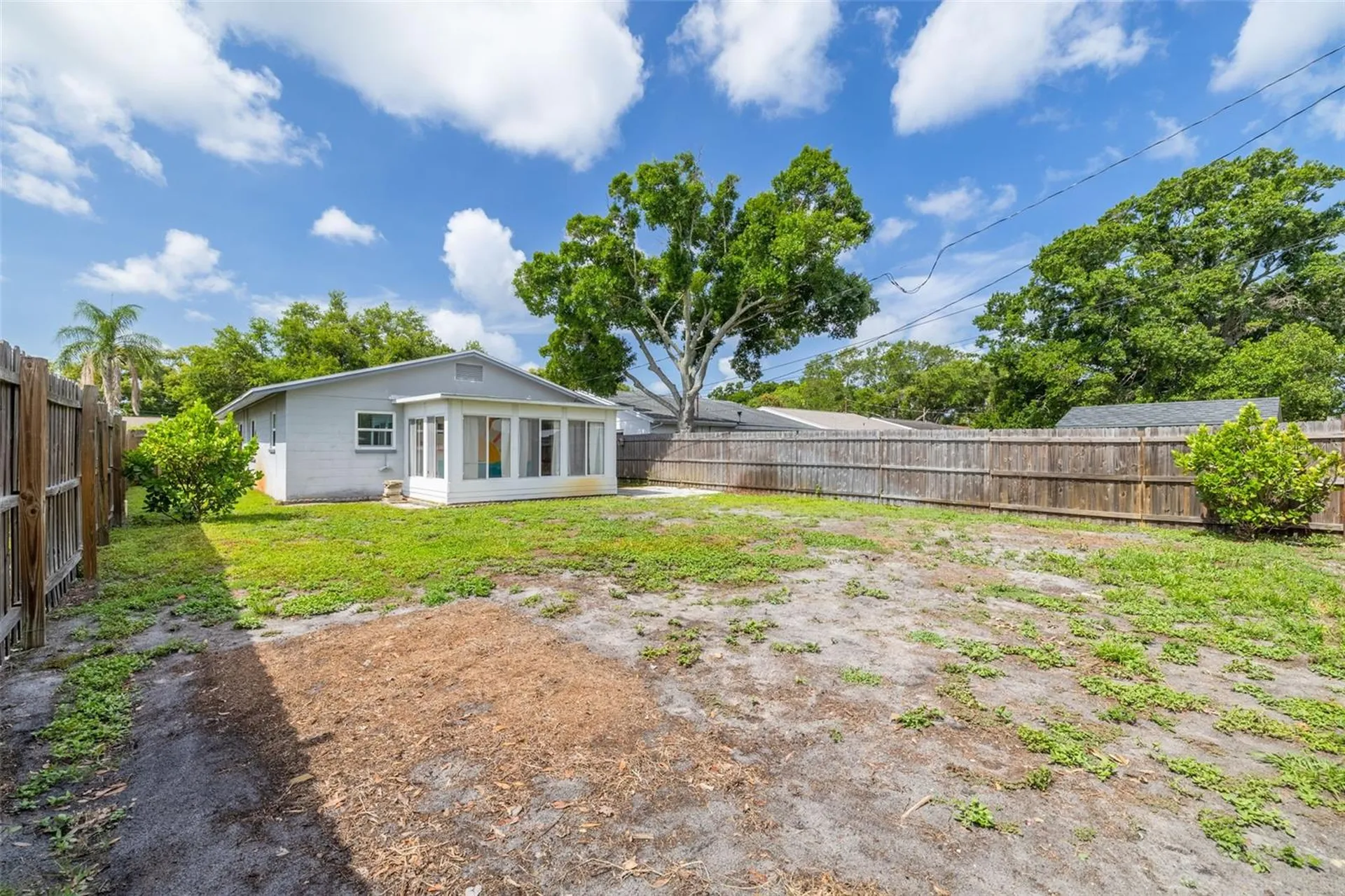 5621 16th Avenue N St Petersburg FL 33710