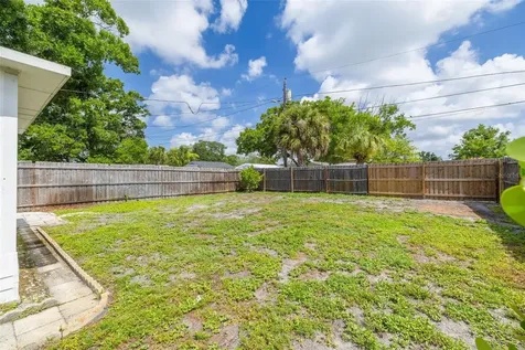 5621 16th Avenue N St Petersburg FL 33710