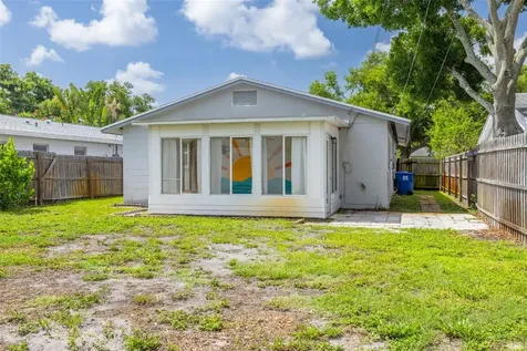 5621 16th Avenue N St Petersburg FL 33710