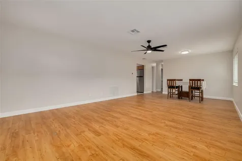 5621 16th Avenue N St Petersburg FL 33710