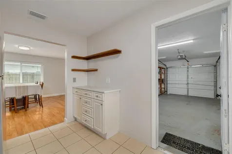 5621 16th Avenue N St Petersburg FL 33710