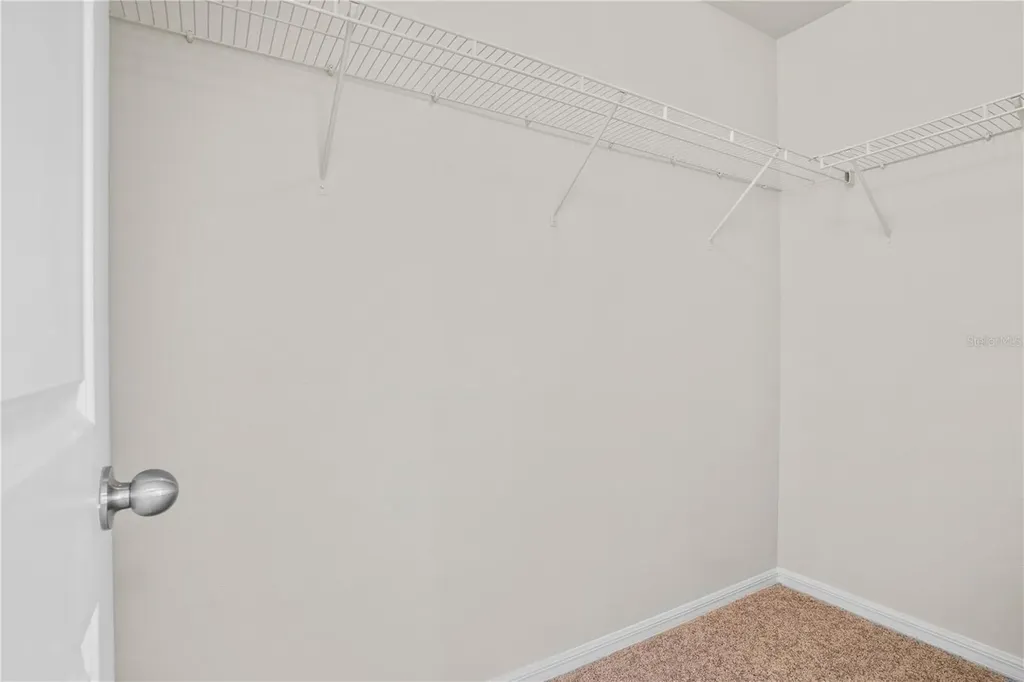252 Fig Court Kissimmee FL 34759
