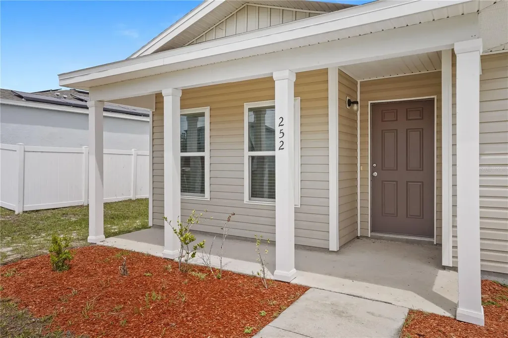 252 Fig Court Kissimmee FL 34759