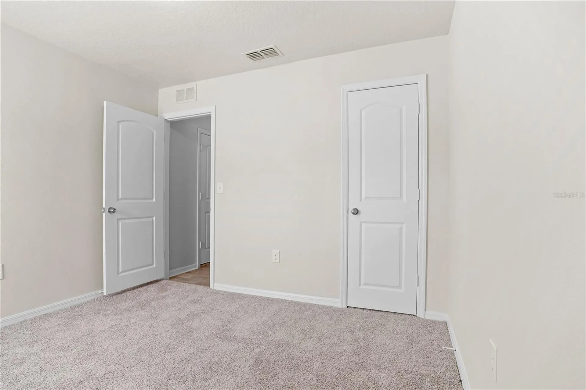 252 Fig Court Kissimmee FL 34759