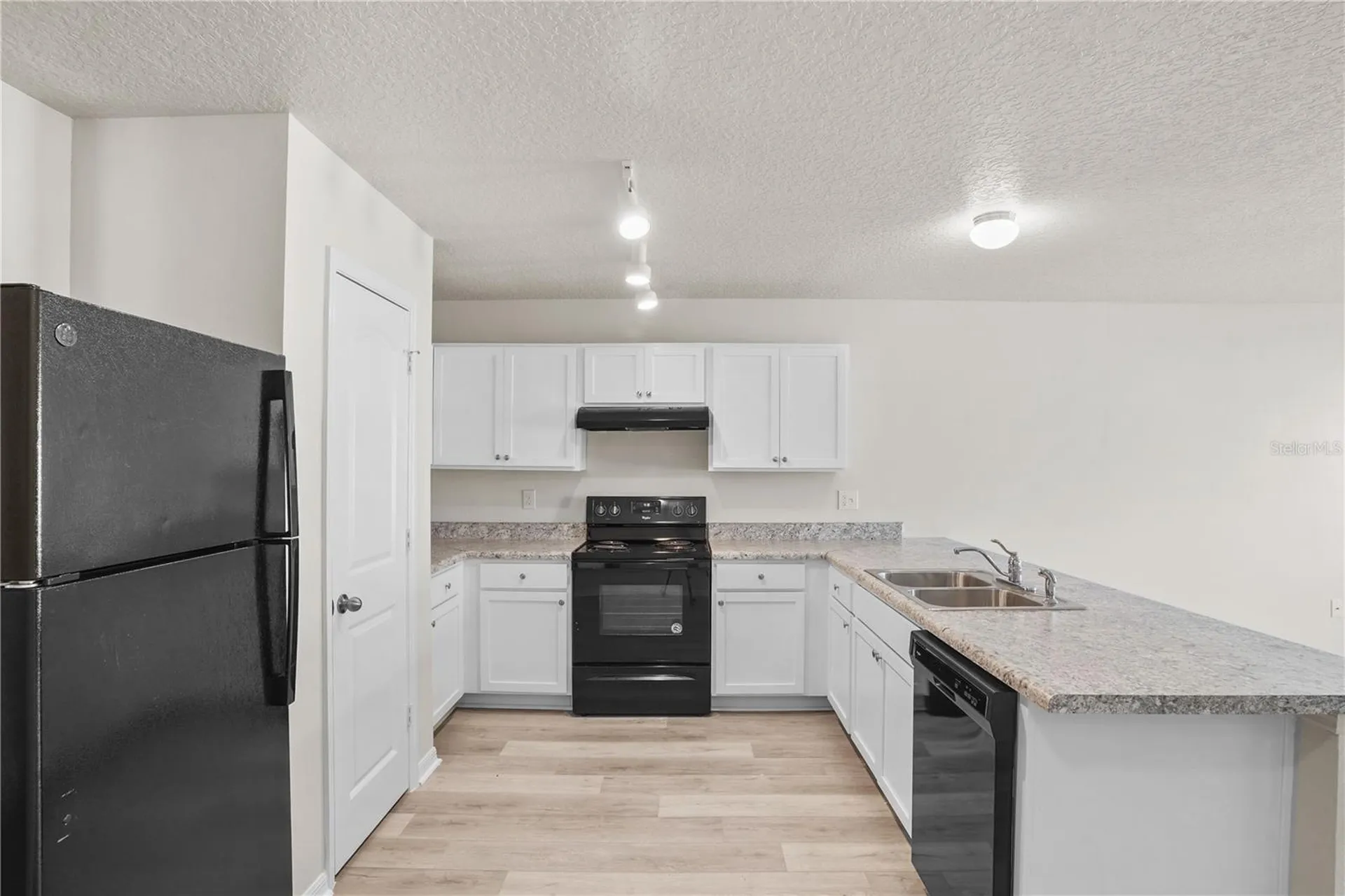252 Fig Court Kissimmee FL 34759