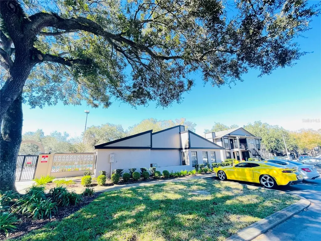 4034 Dream Oak Place Tampa FL 33613