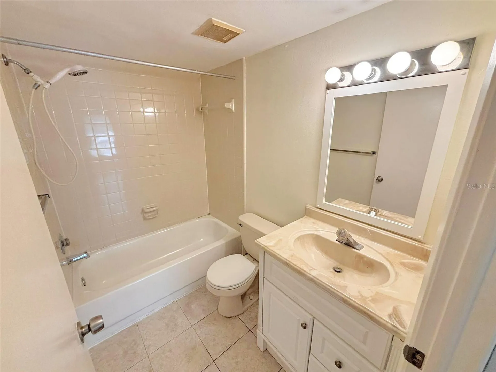 4034 Dream Oak Place Tampa FL 33613
