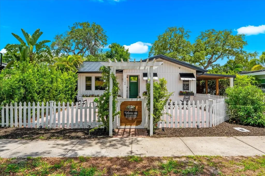1144 Charles Street Clearwater FL 33755