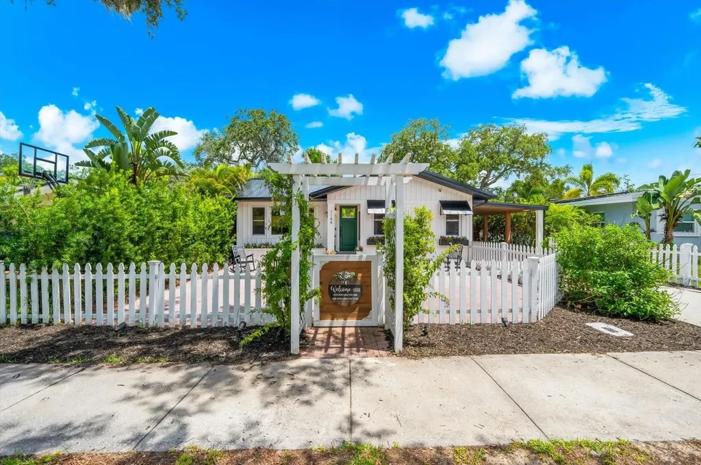 1144 Charles Street Clearwater FL 33755